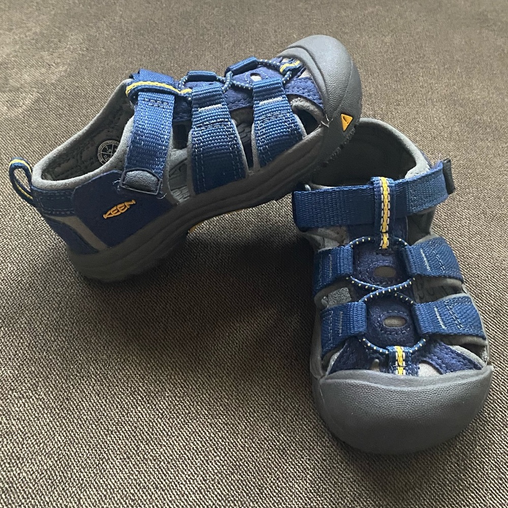 Keen, Navy size 7 shoes